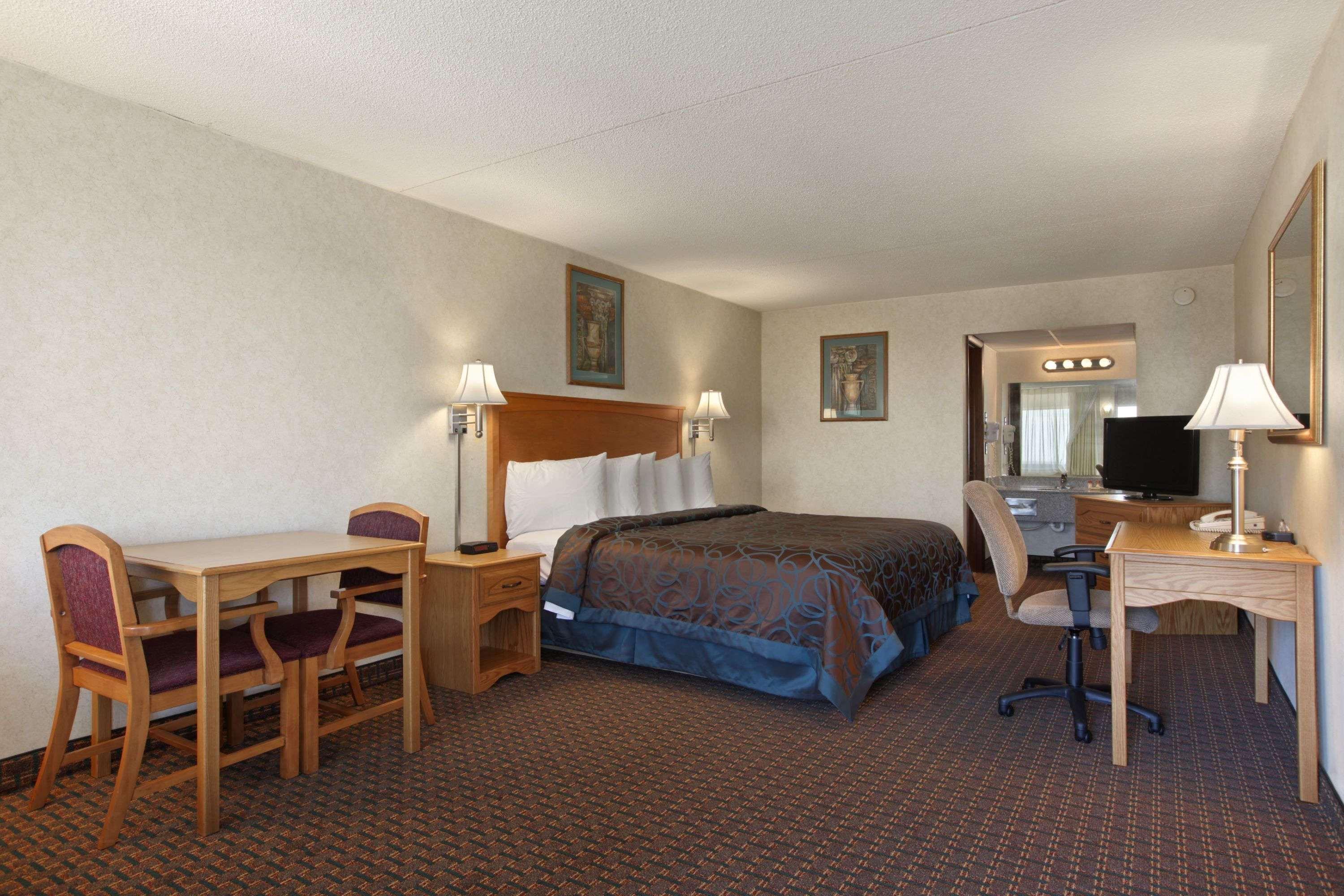 Days Inn By Wyndham Salina South Zewnętrze zdjęcie