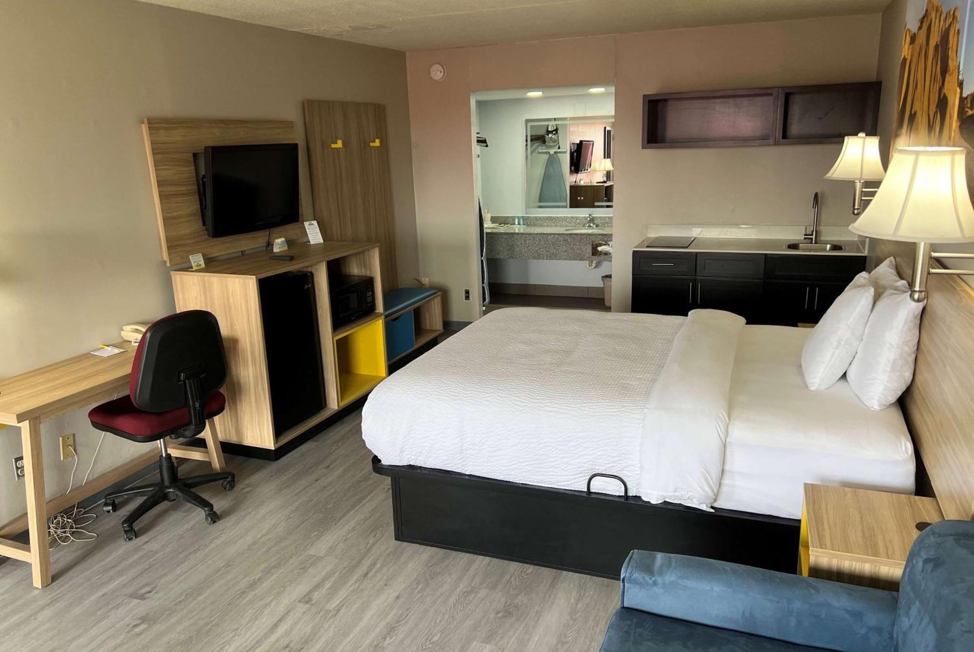 Days Inn By Wyndham Salina South Zewnętrze zdjęcie
